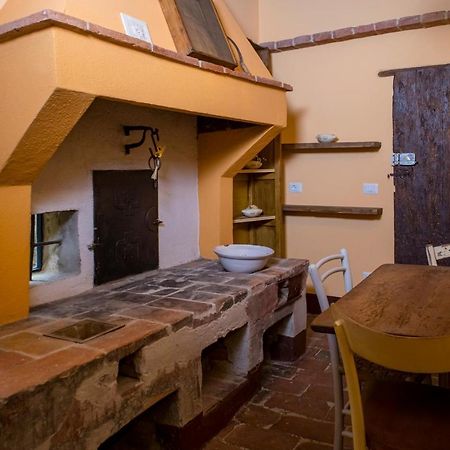 مبيت وإفطار فويانو ديلا تشيانا In Collegiata المظهر الخارجي الصورة
