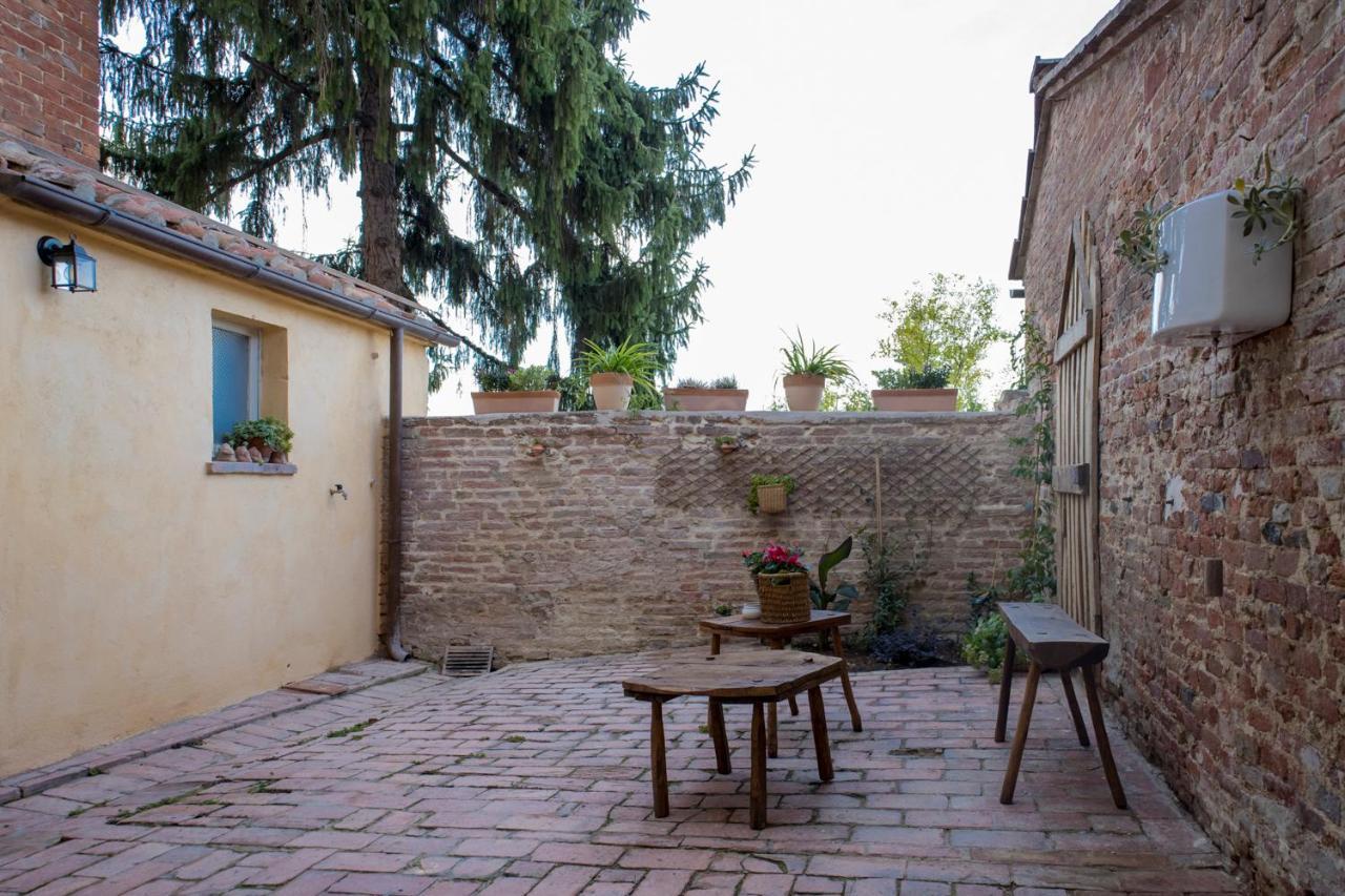 مبيت وإفطار فويانو ديلا تشيانا In Collegiata المظهر الخارجي الصورة